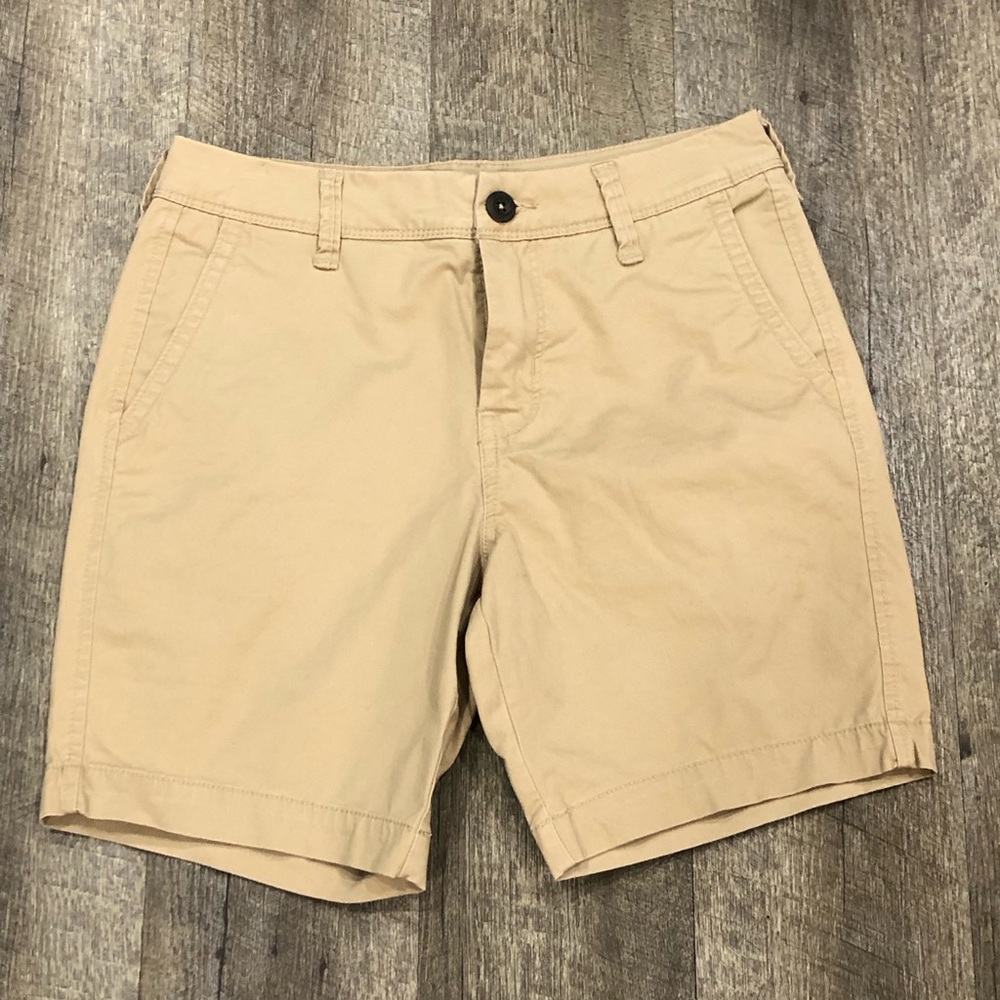 Men’s 7” inseam flat front shorts